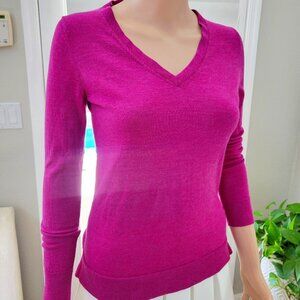 Merino Wool V-Neck Sweater XS Banana Republic Purple/ Magenta